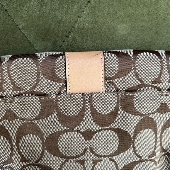 Coach Signature Beige Light Tan Canvas Leather Flap Clutch Wallet Wristlet Strap - Picture 4 of 6